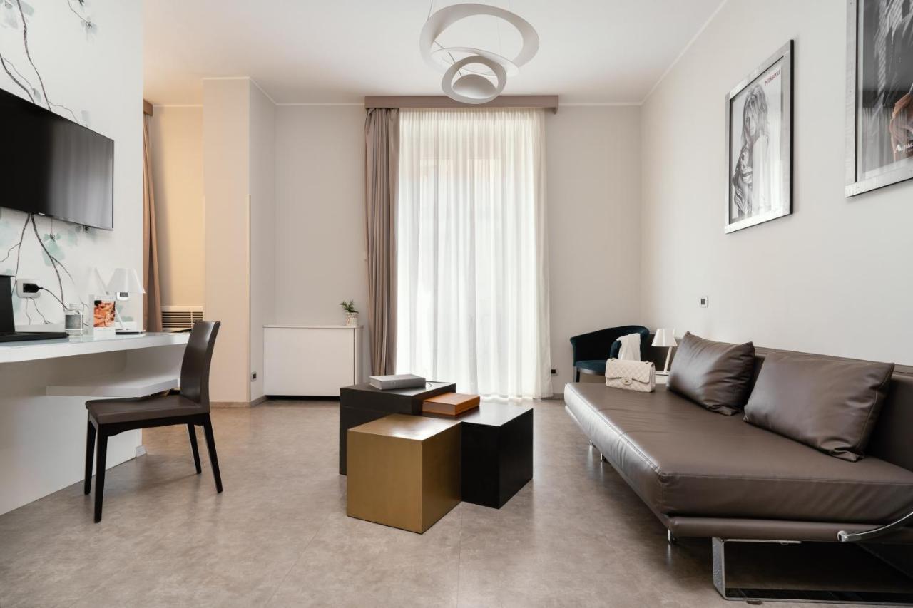 Montenapoleone Suites Milano Esterno foto